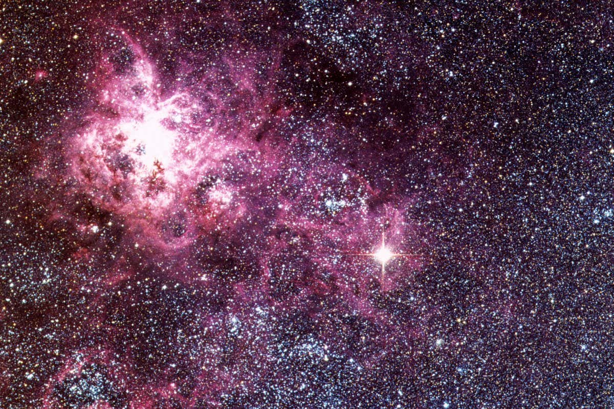 Supernova 1987A shines brightly close to centre of this image