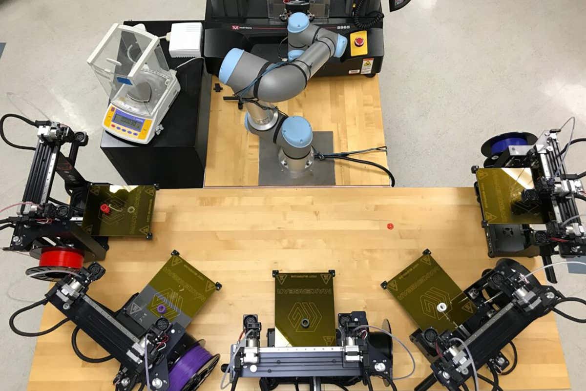 The Bayesian experimental autonomous researcher (BEAR), a robotic laboratory