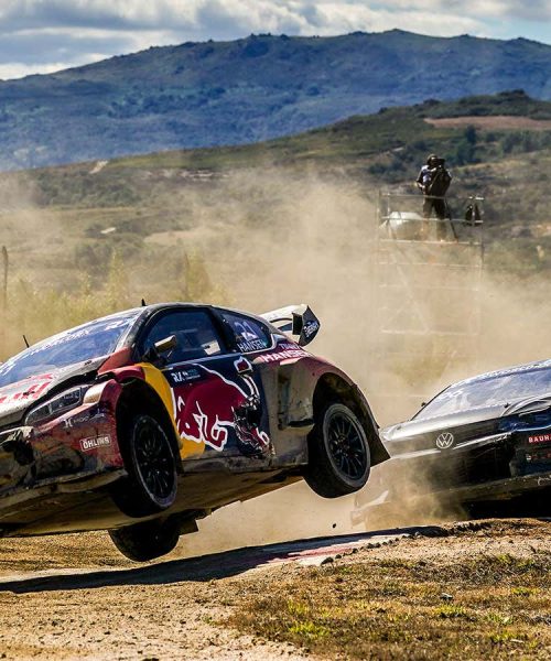 Electric vehicles race combustion cars in ‘battle of technologies’