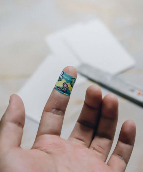 Physicists determined the paper most likely to give you a paper cut