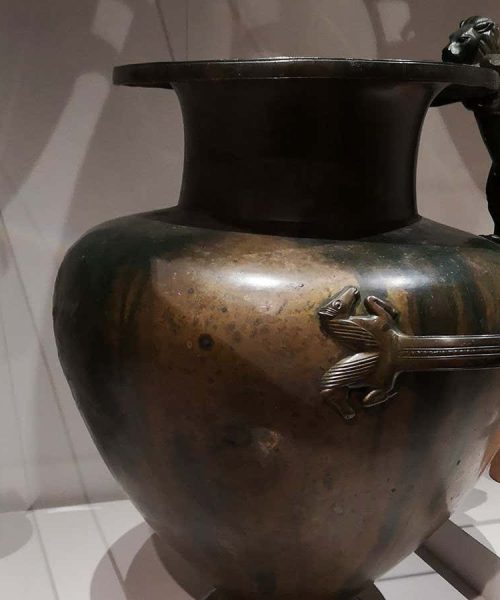 Ancient pots found near Pompeii contain 2500-year-old honey