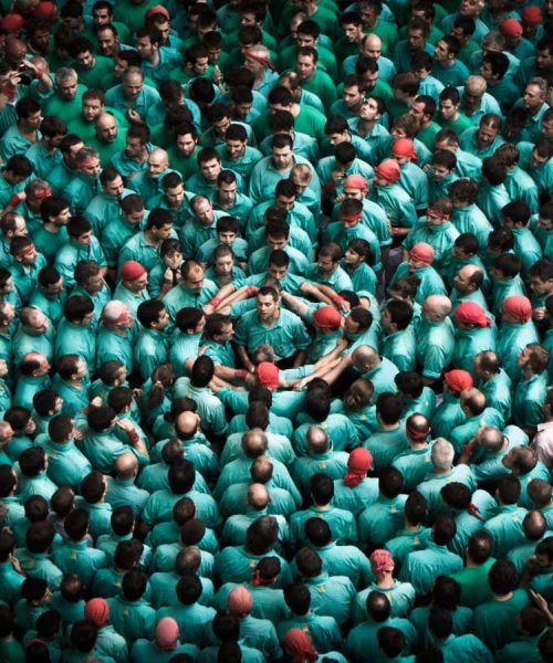 Evolution has made humans both Machiavellian and born socialists